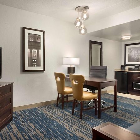 Embassy Suites By Hilton Columbus Exterior foto