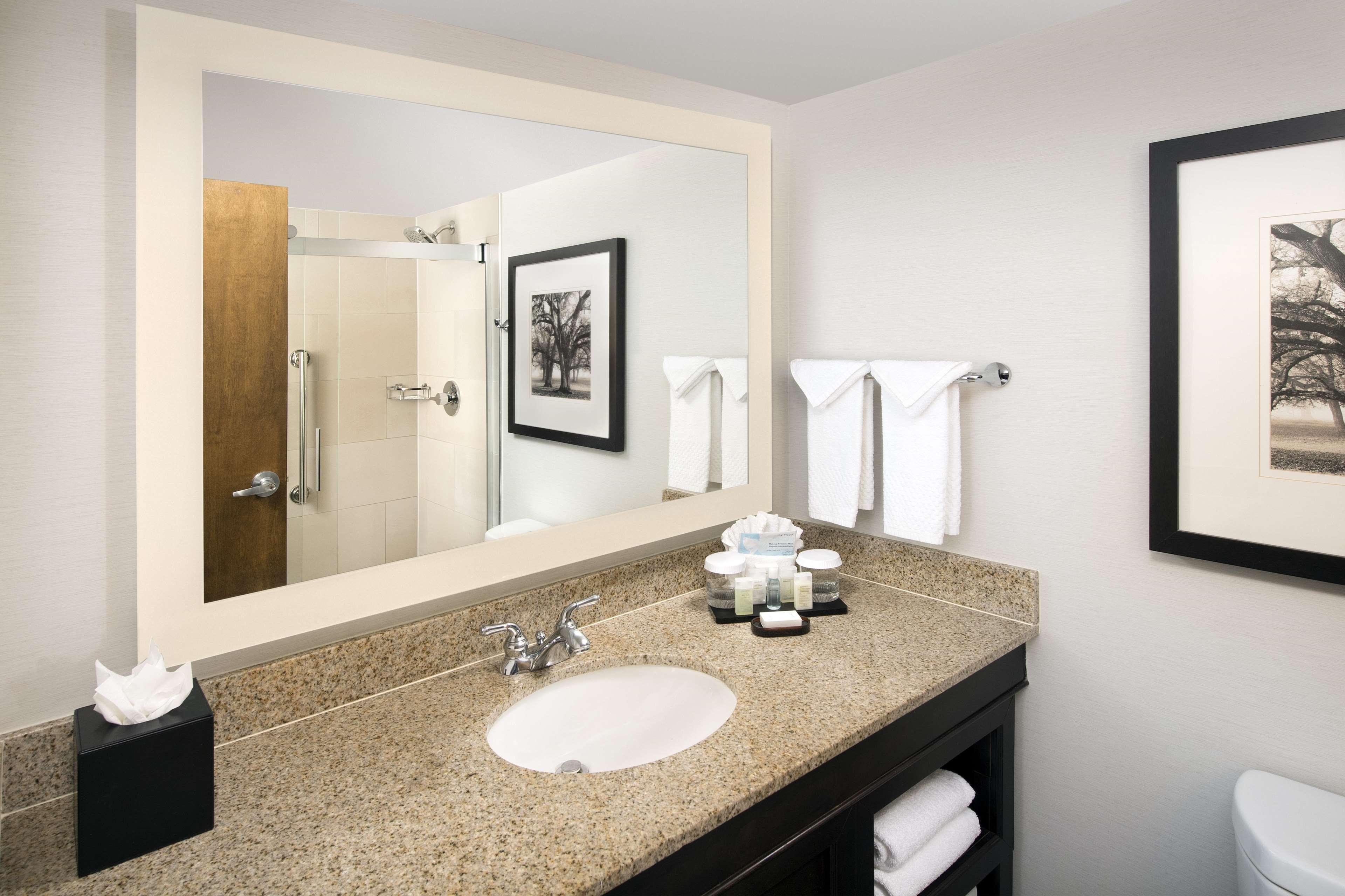 Embassy Suites By Hilton Columbus Exterior foto