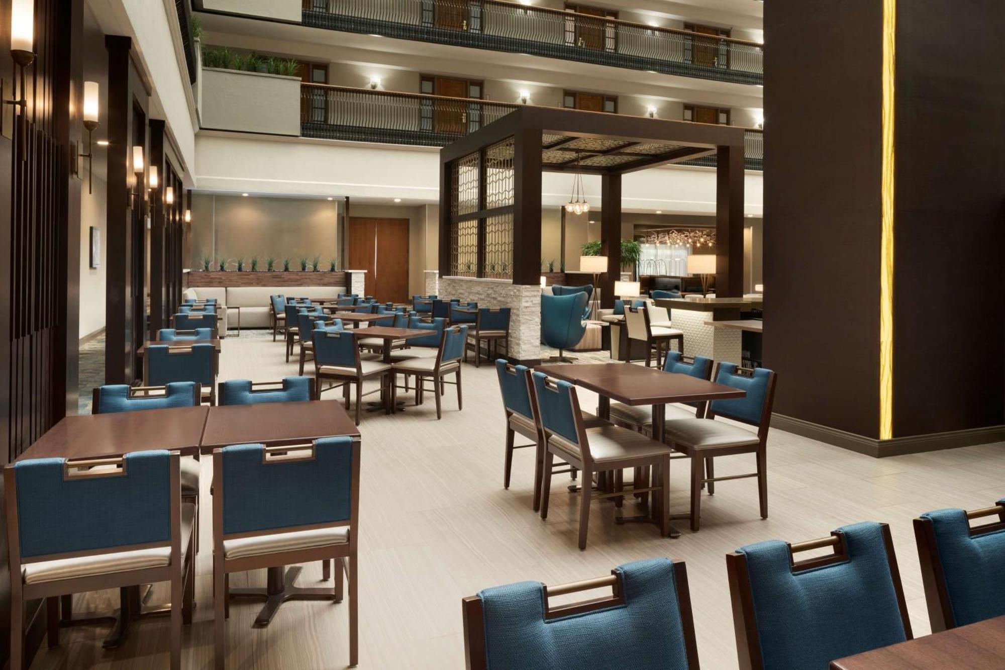 Embassy Suites By Hilton Columbus Exterior foto