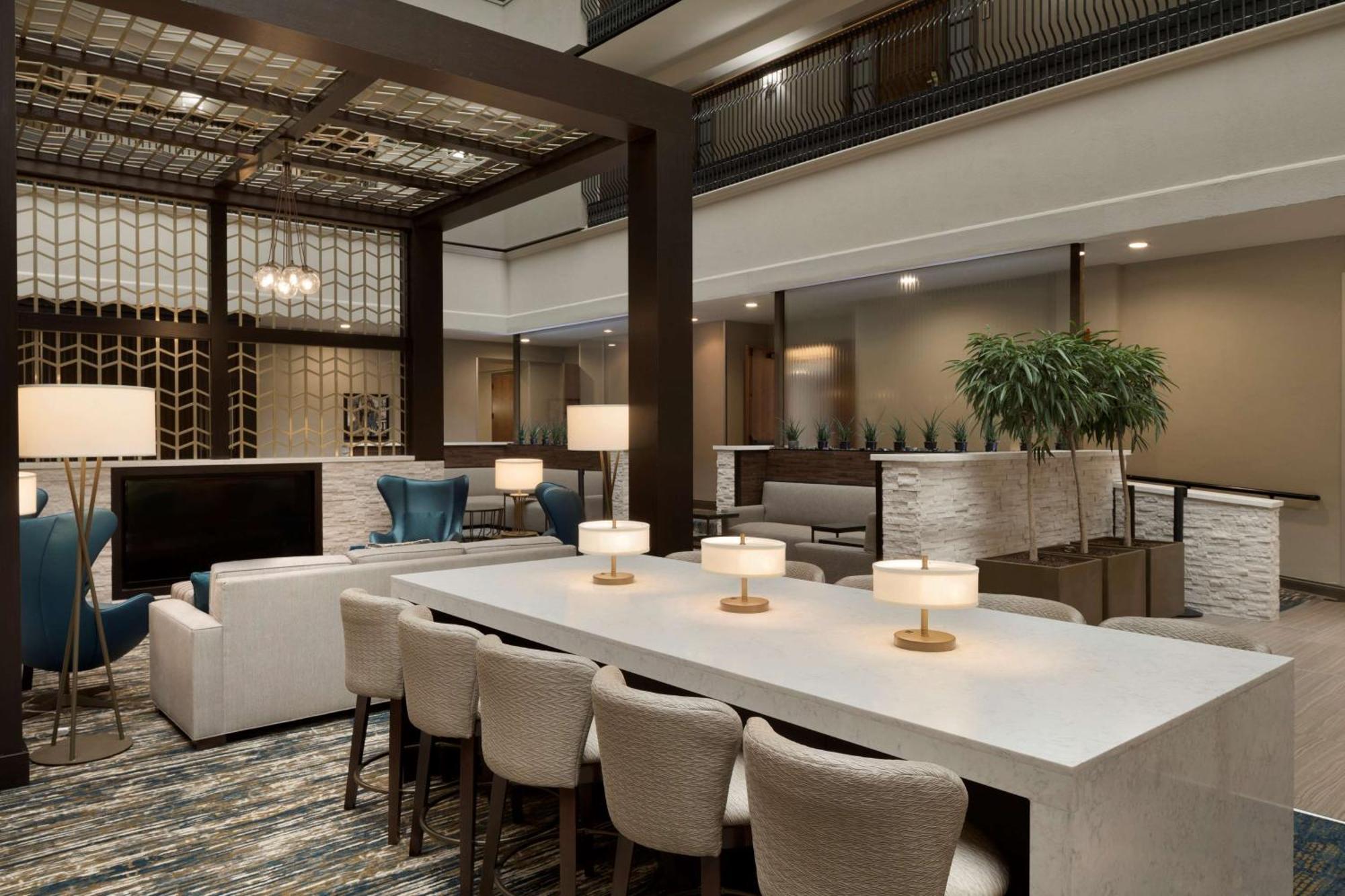 Embassy Suites By Hilton Columbus Exterior foto
