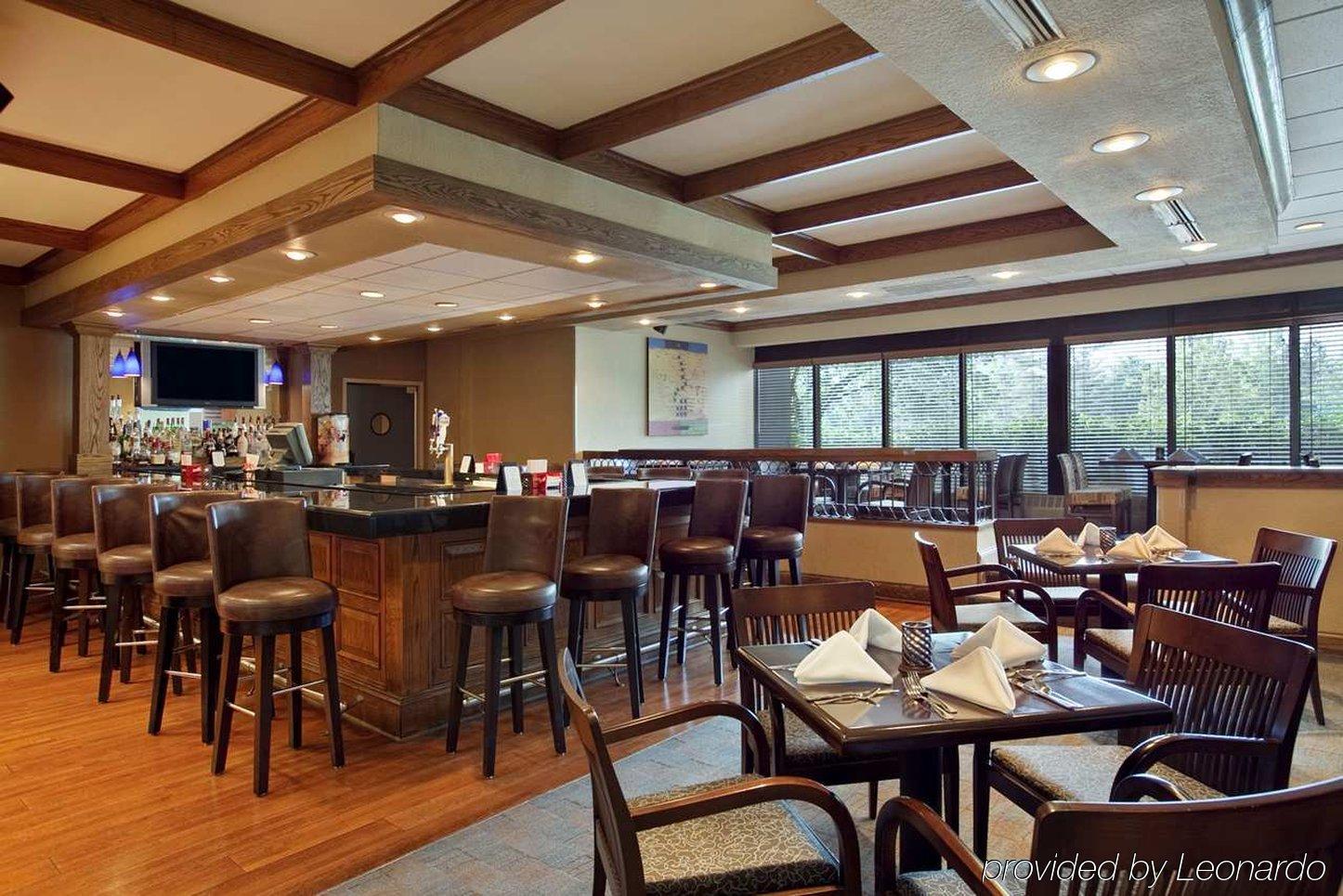 Embassy Suites By Hilton Columbus Restaurante foto