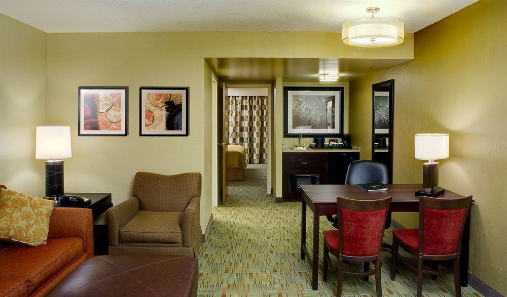 Embassy Suites By Hilton Columbus Quarto foto